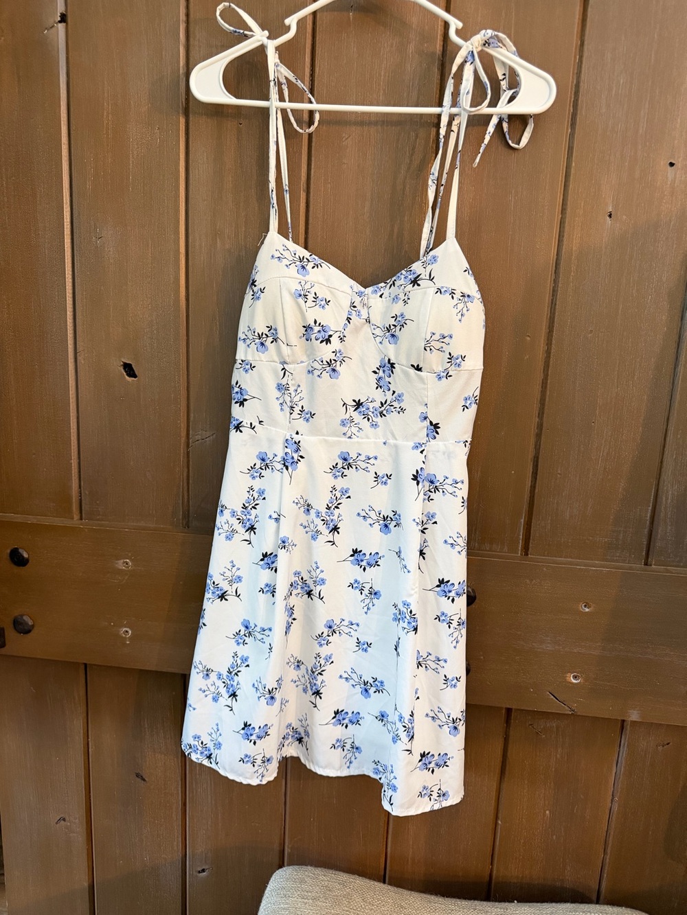 Korean‎ Fashion,  Sundress with Blue Floral Print 
Sized  Small for US Korean Md